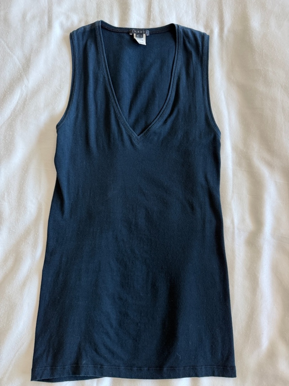 Theory navy V-Neck sleeveless top